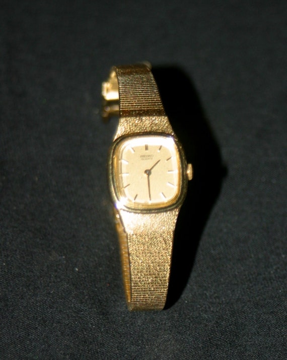 Exquisite Gold Tone Ladies Seiko Quartz Watch