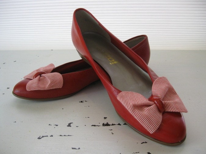 vintage. FLATS. bow. RED. 1980s. LEATHER. Size 7.5. shoes.