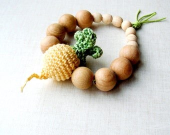 Turnip Baby toy,teething toy,Baby teether,Golden color,Green yellow,Natural wood,Waldorf toy,Baby teether,Baby shower gift,Veggie teether