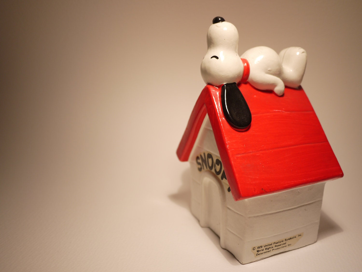 snoopy toy box