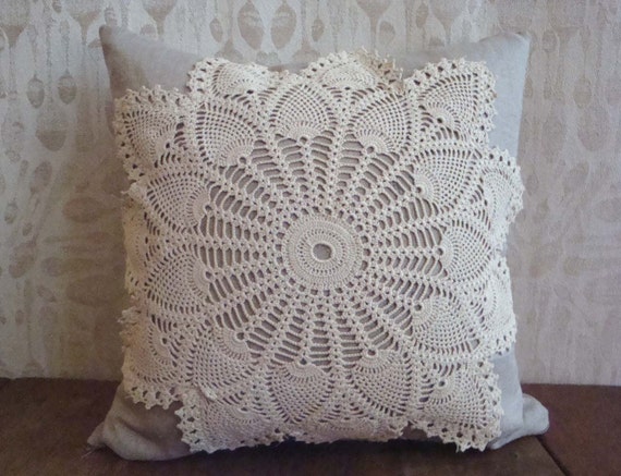 Almohada de lino con tapete de Crochet Vintage