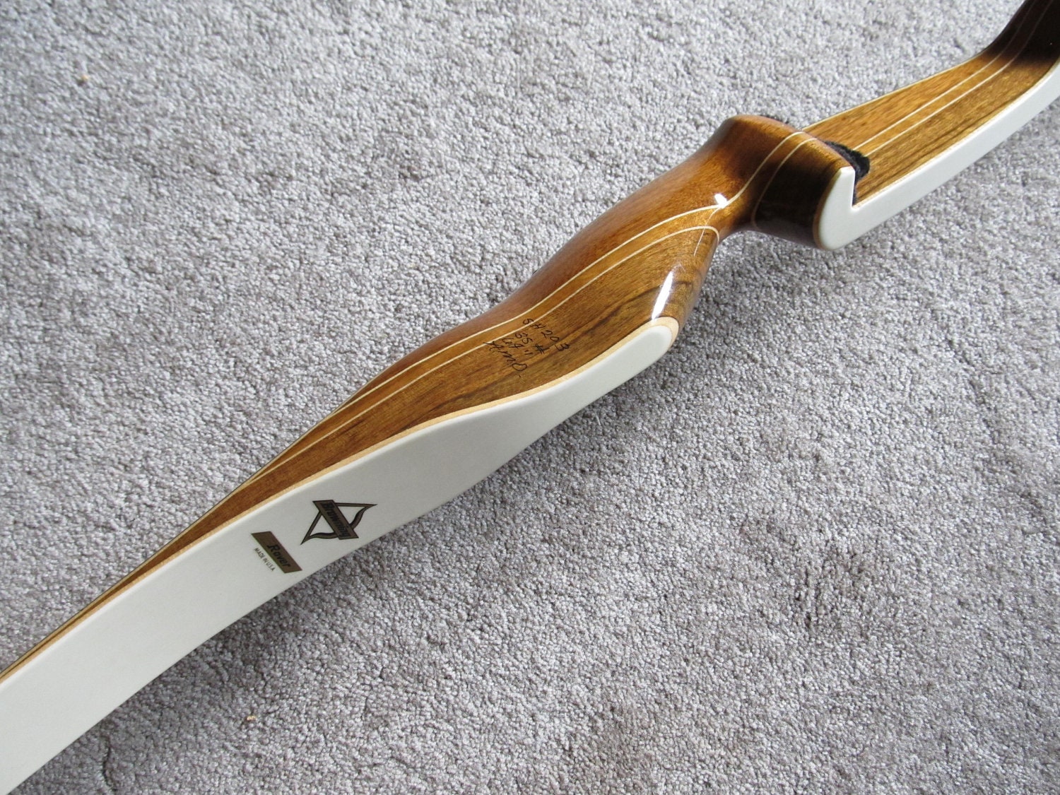 Vintage Browning Rover Recurve Bow for Traditional Archery