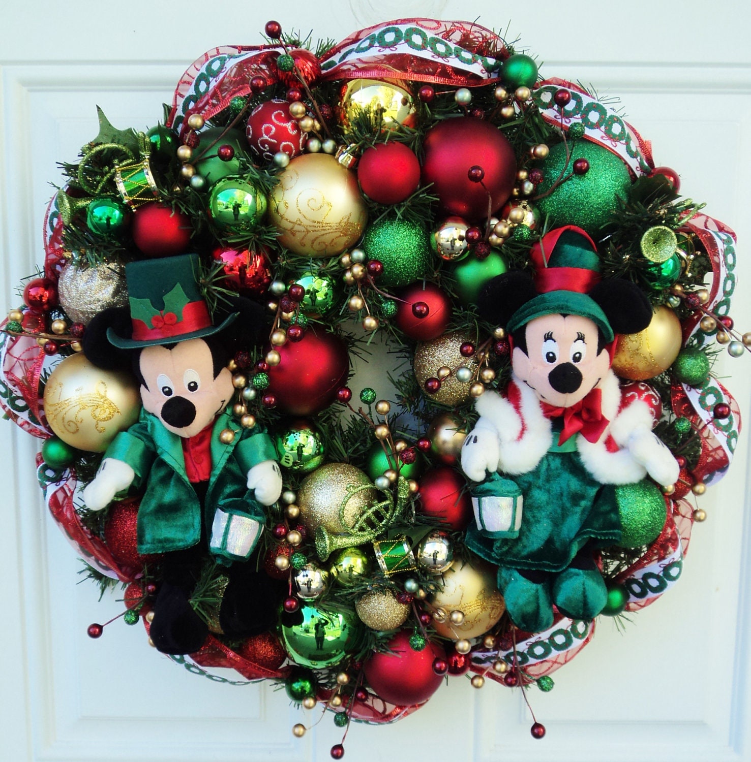 Disney Christmas Wreath Mickey and Minnie Carolers