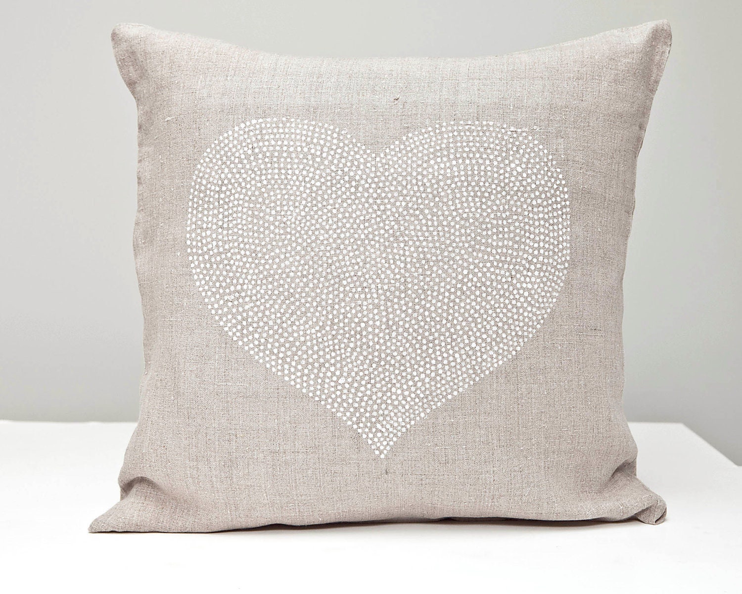 Pillow Heart natural linen fabric with white points hand