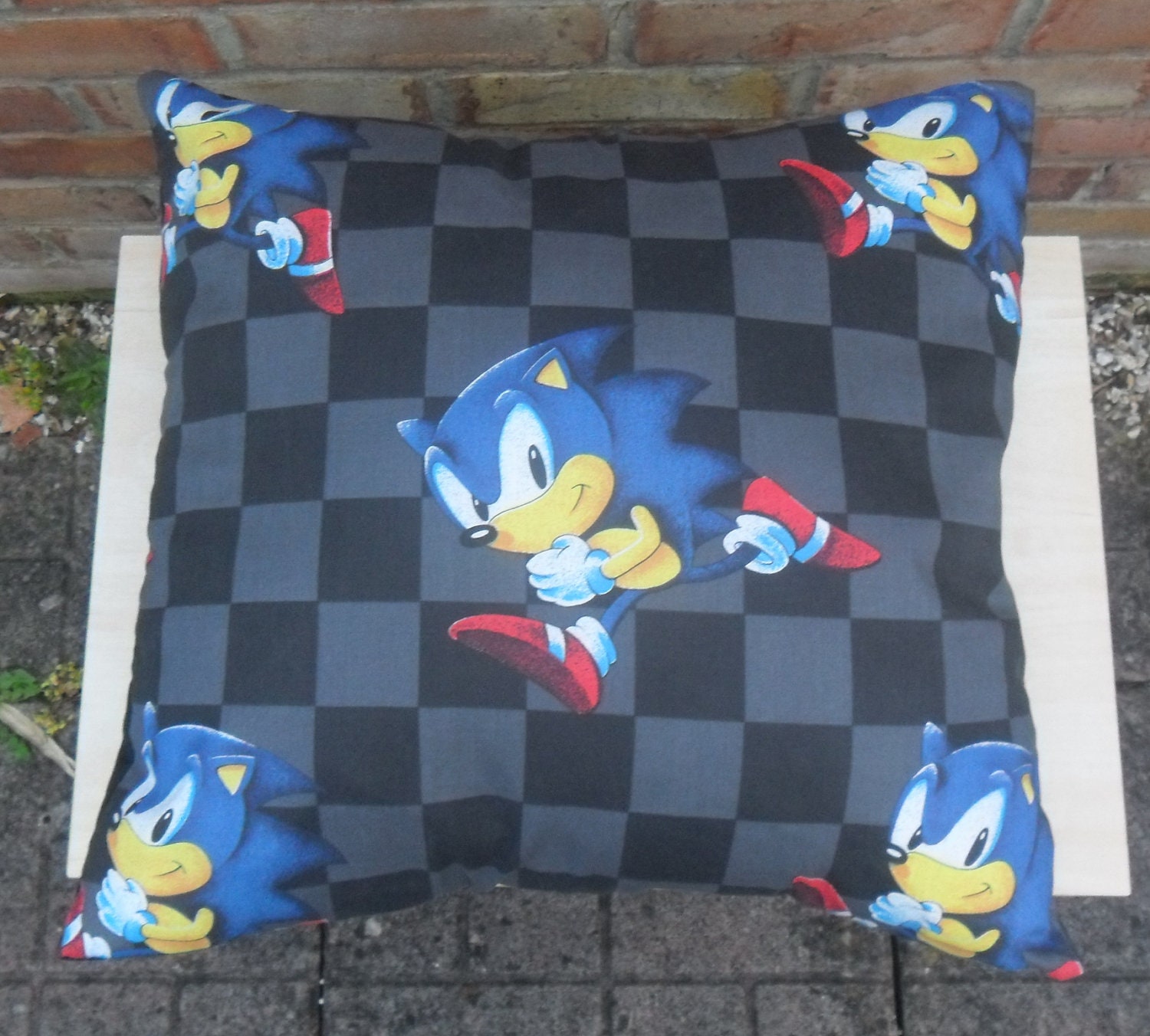 sonic the hedgehog cushion