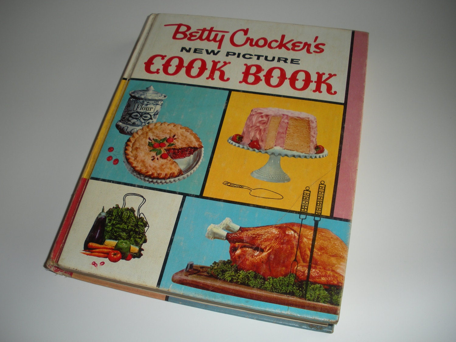 Betty Crocker New Picture Cookbook 1961 First Edition