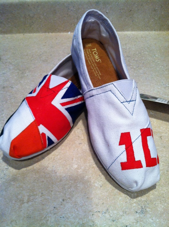 Seasonal SALE: One Direction TOMS