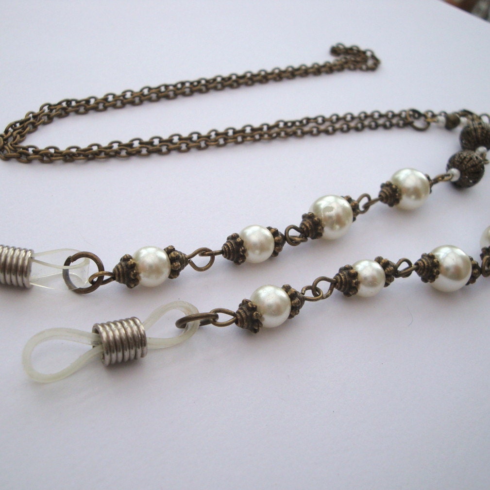 Glasses spectacles chain vintage style bronze & pearl