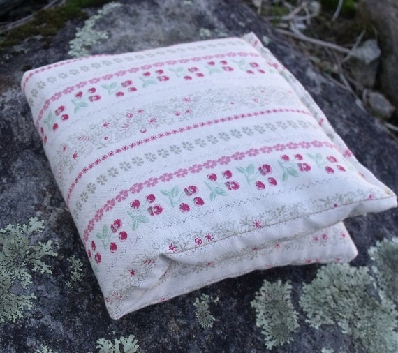 Eye Pillow Herbal Eye Pillow for Meditation by plumbdesigns