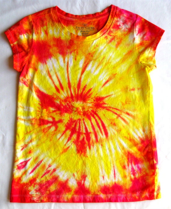 tie dye on a yellow shirt