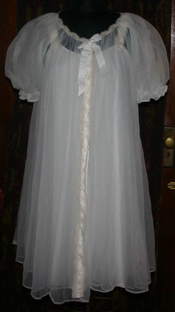 Vintage 1950s Lisette White Nightgown Robe Pegnoir Set M