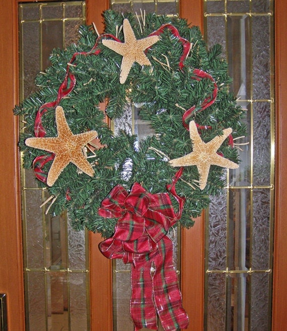 BEACH DECOR Christmas wreath, country plaid, starfish, red and green