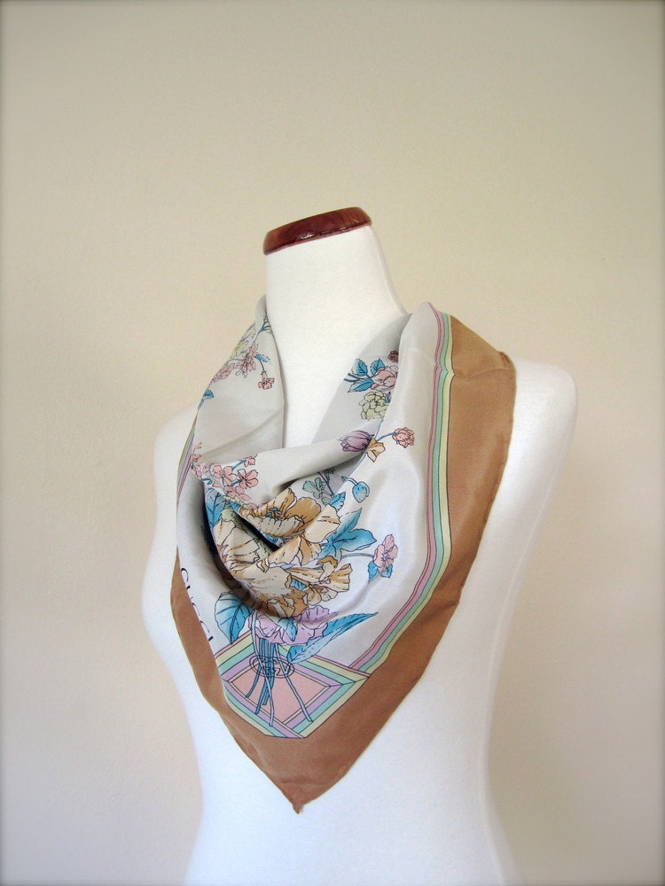 Vintage GUCCI Scarf / 80's Authentic designer silk
