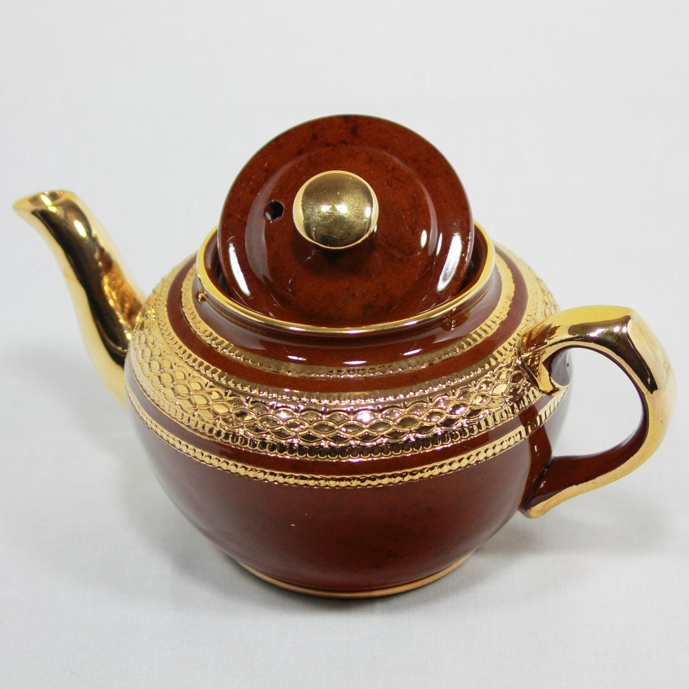 Sadler England Teapot Brown with Gold Embossed Trim 2 Cup