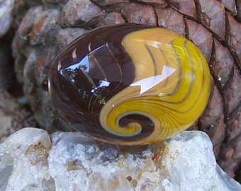 Handblown Glass Wig-Wag Reversal Bead