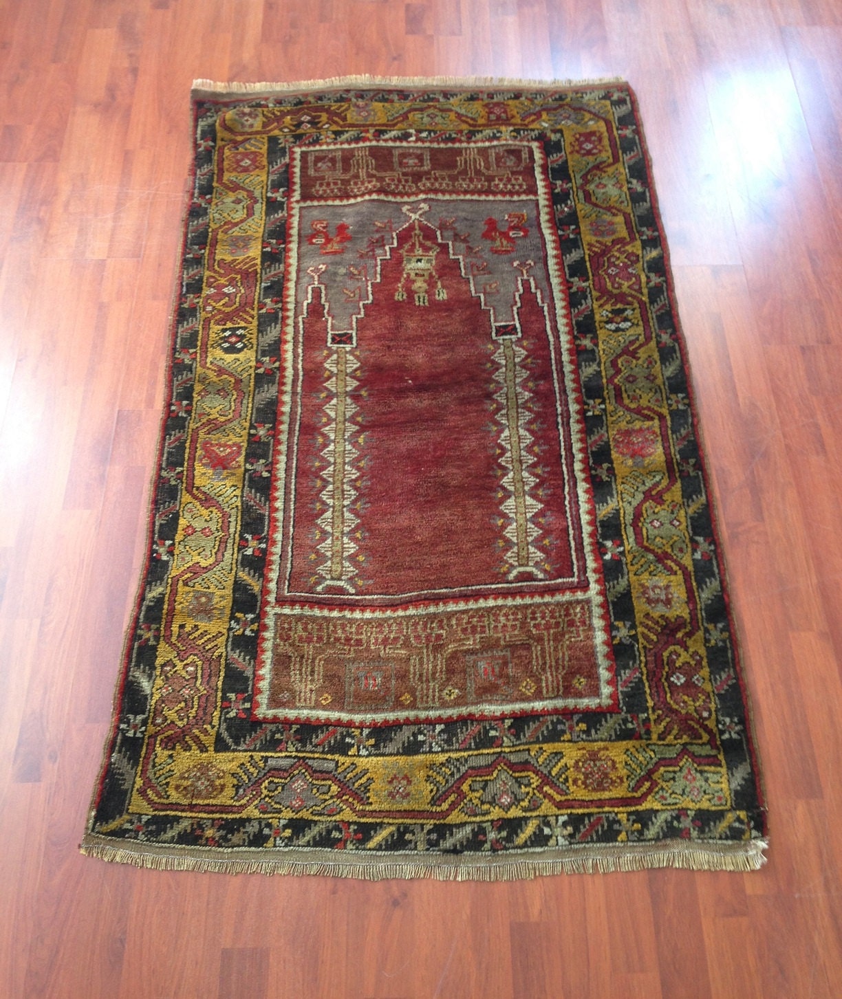 Antique Turkish prayer rug carpet from Central Anatolia 100 wool