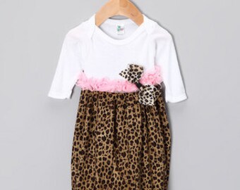 baby girl take me home set , Baby girl layette, shower gift, newborn baby girl clothes - baby gown - newborn girl coming home - leopard