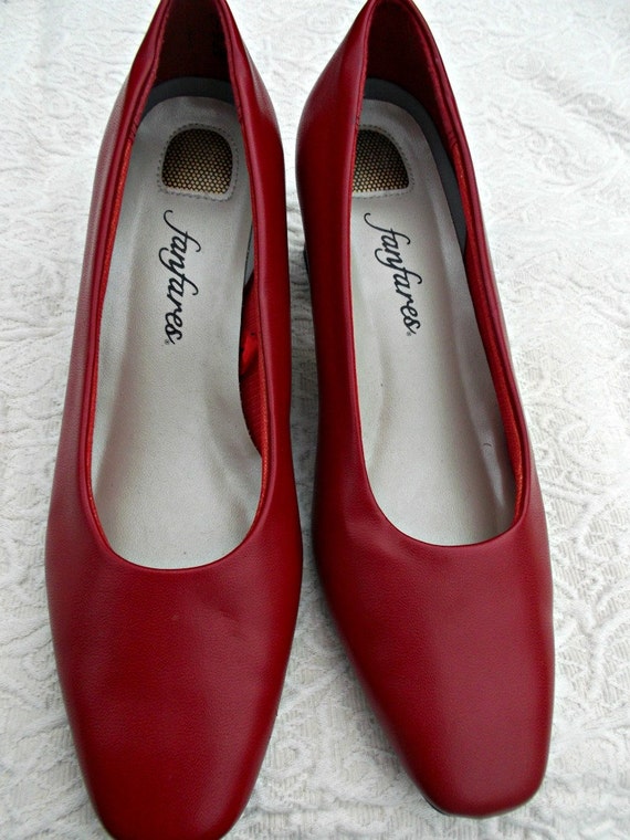 Vintage Red Fanfares Christy Pumps High Heel Shoes Sz 7.5