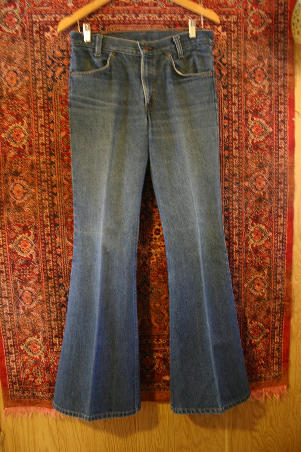 levis bell bottom jeans