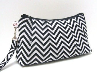 Flat bottom Wristlet Clutch Purse Chevron in Black and White