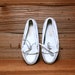 size 10 FRINGE white leather 80s MOCCASIN minnetonka loafers
