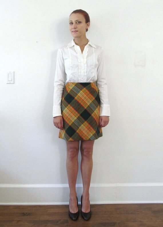 Vintage Plaid Skirt . Wool . Winter . by elizabethwrenvintage