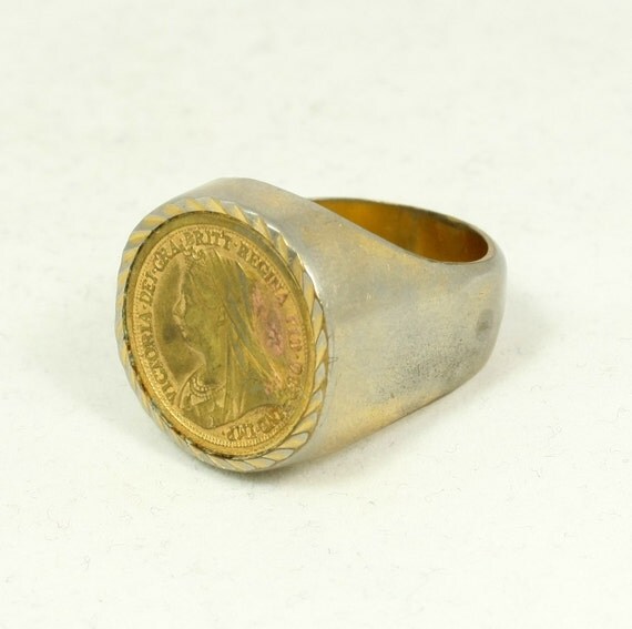 Vintage Queen Victoria Half Sovereign Replica Coin Ring Size