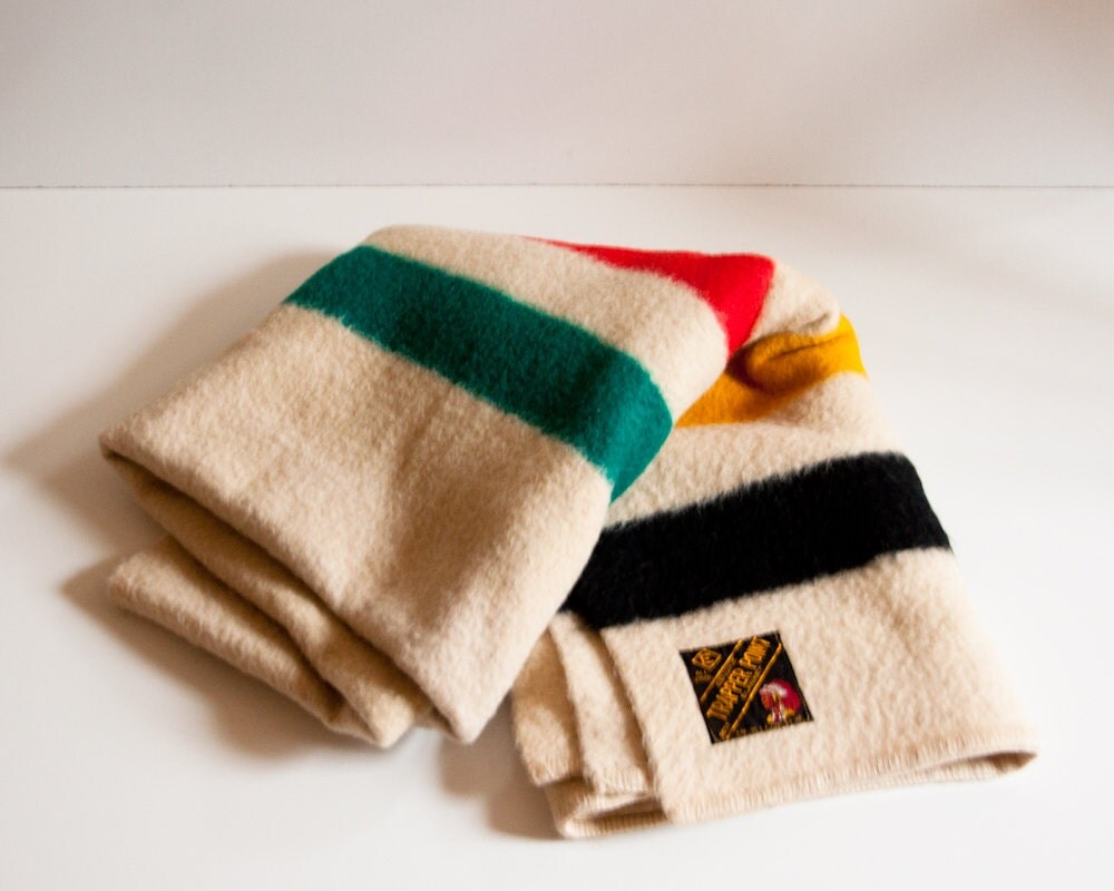 Vintage Trapper Point 3 1/2 Point Wool Blanket T Eaton England