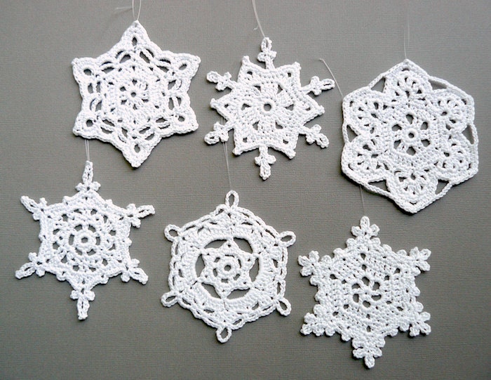 6 Large Crochet Snowflakes Assortment G21 in White