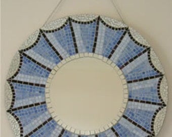 Round Mosaic Mirror in shades of blue