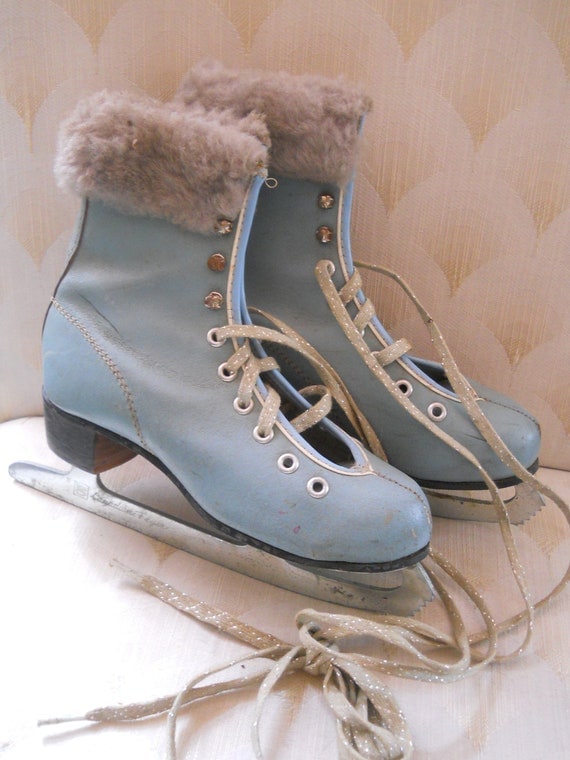 Vintage Girls Blue Ice Skates