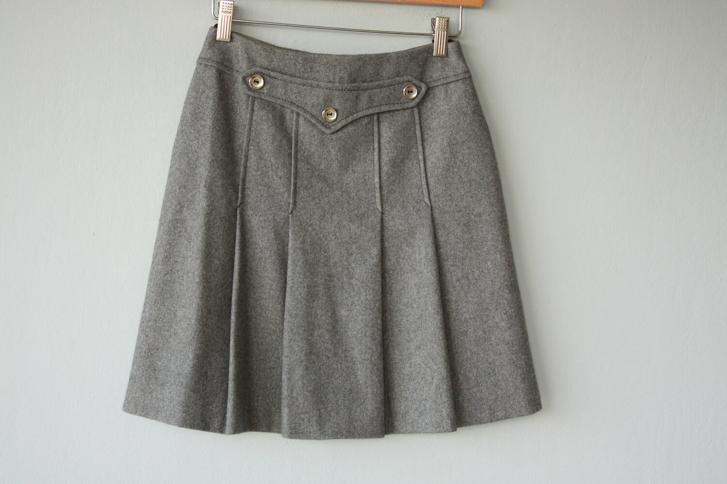 60s skirt / gray wool skirt / pleated mini skirt / 1960s skirt