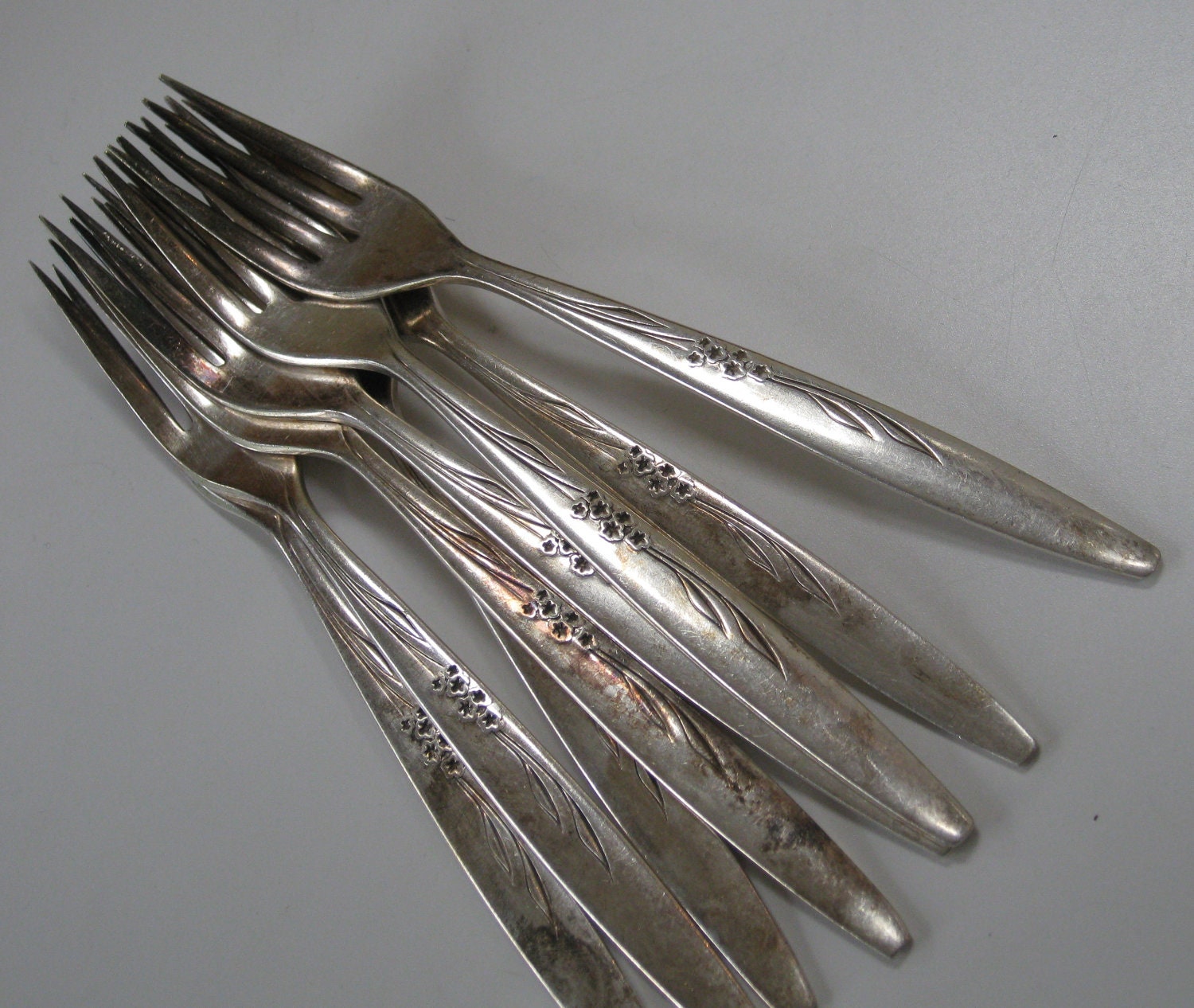 Vintage Oneida Community Silverplate Flatware 8 Forks and 9