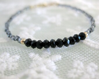 Dainty seed bead and czech crystal friendship bracelet for everyday. Minimalist everyday jewelry.