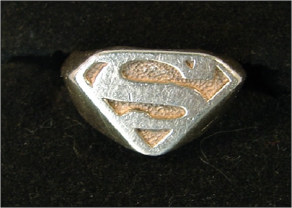 Items similar to Vintage Sterling Silver Superman Ring, sz 9 on Etsy