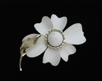 White vintage enamel flower pin brooch with gold tone accents & stem
