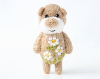 Light brown pocket bear with camomiles 38
