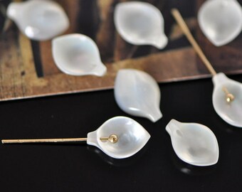 White Mother of Pearl Shell Flower Petal beads 11mm/ 14mm -V1020/ 10pcs