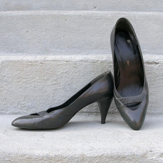 Vintage 1980s High Heels Charcoal Gray Low Vamp Heels Shoes