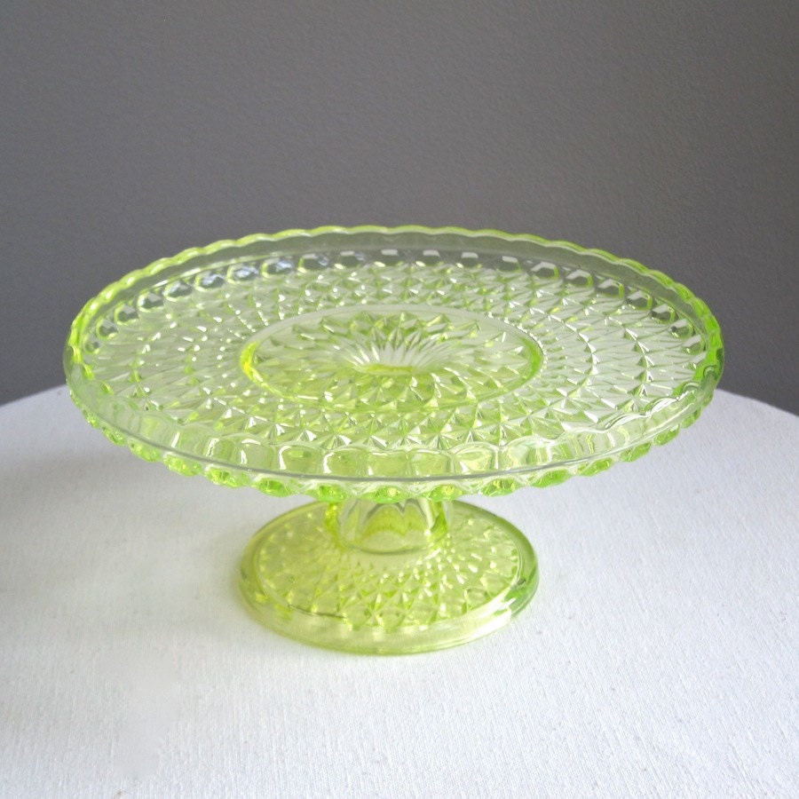 Victorian Yellow Vaseline Glass Cake Stand Pressed Diamond