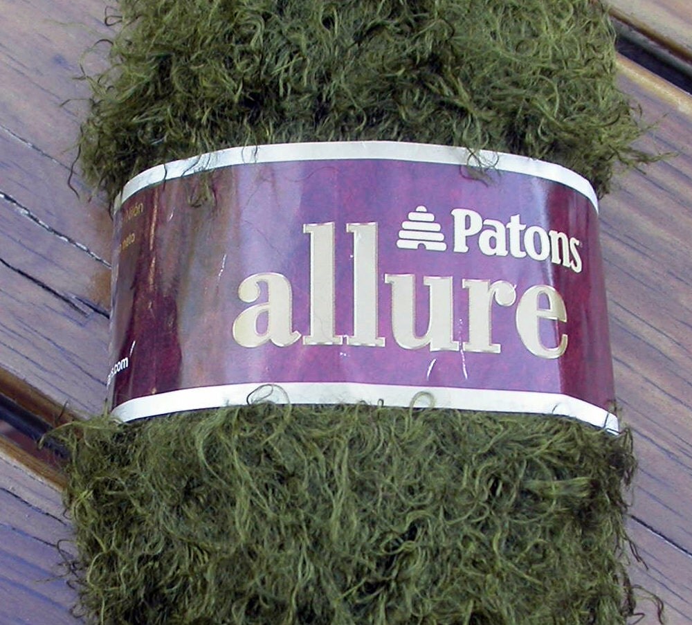 Novelty Eyelash Yarn Patons Allure Bulky Soft Wispy