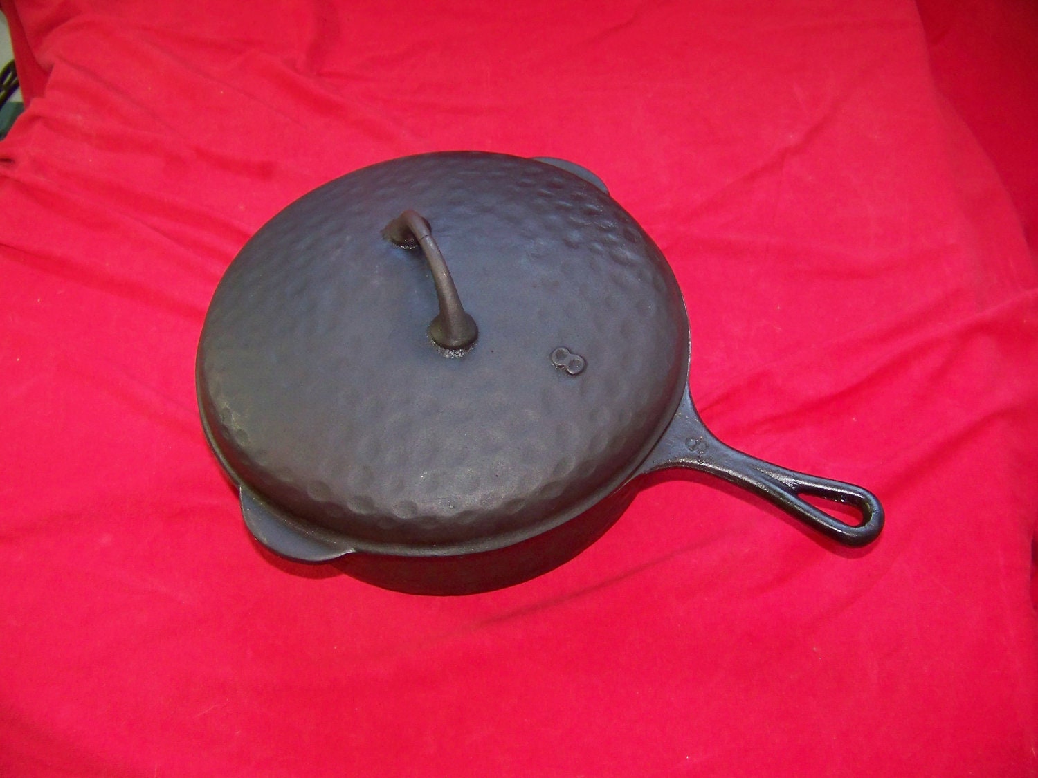 Unmarked No 8 Hammered Finish Cast Iron Deep Skillet With Lid