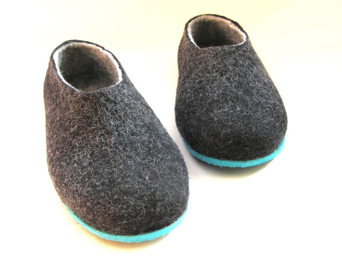 Charcoal Felted Slippers - Wool Shoes - Minimalist Shoes - Color Blocking - Woolen Socks - House Shoes - Womens Shoes - Rubber Soles - Natur