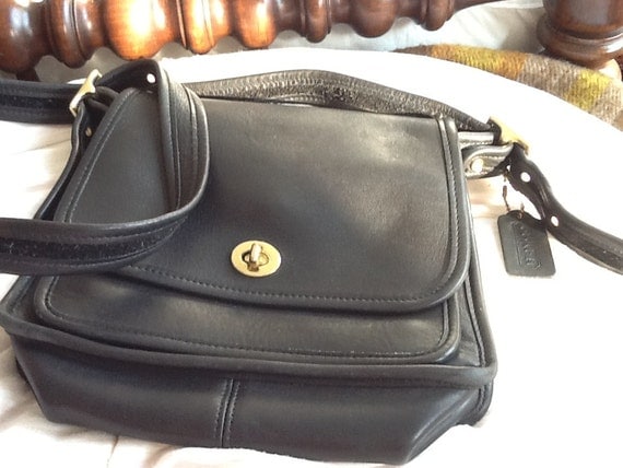 Vintage Black COACH Purse Bag Medium Over The Shoulder Leather