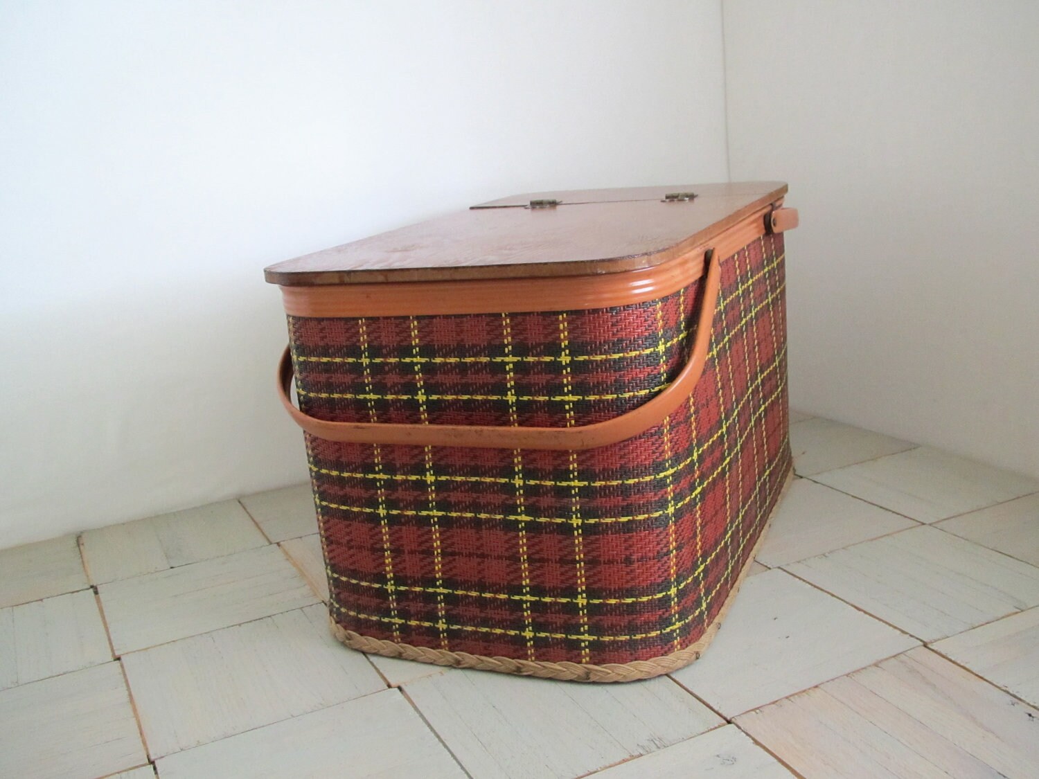 Vintage Picnic Basket.......red plaid.....tartan