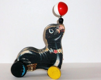 Fisher Price Suzie Seal No. 460 Wooden Pull Toy Black Seal 1961-1964