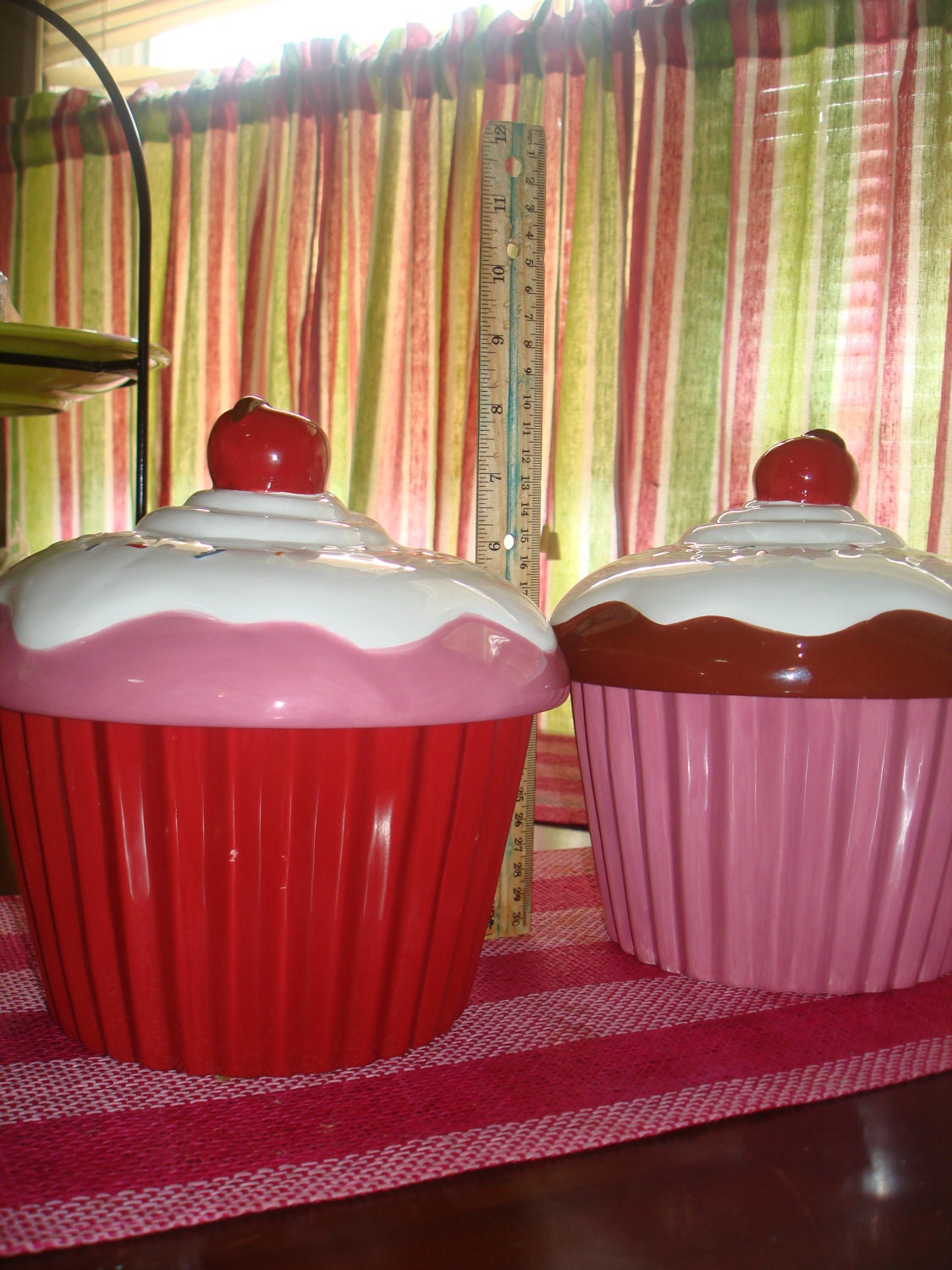 cupcake cookie jar