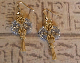 Micro macrame earrings in hemp and blue. Macrame jewelry.