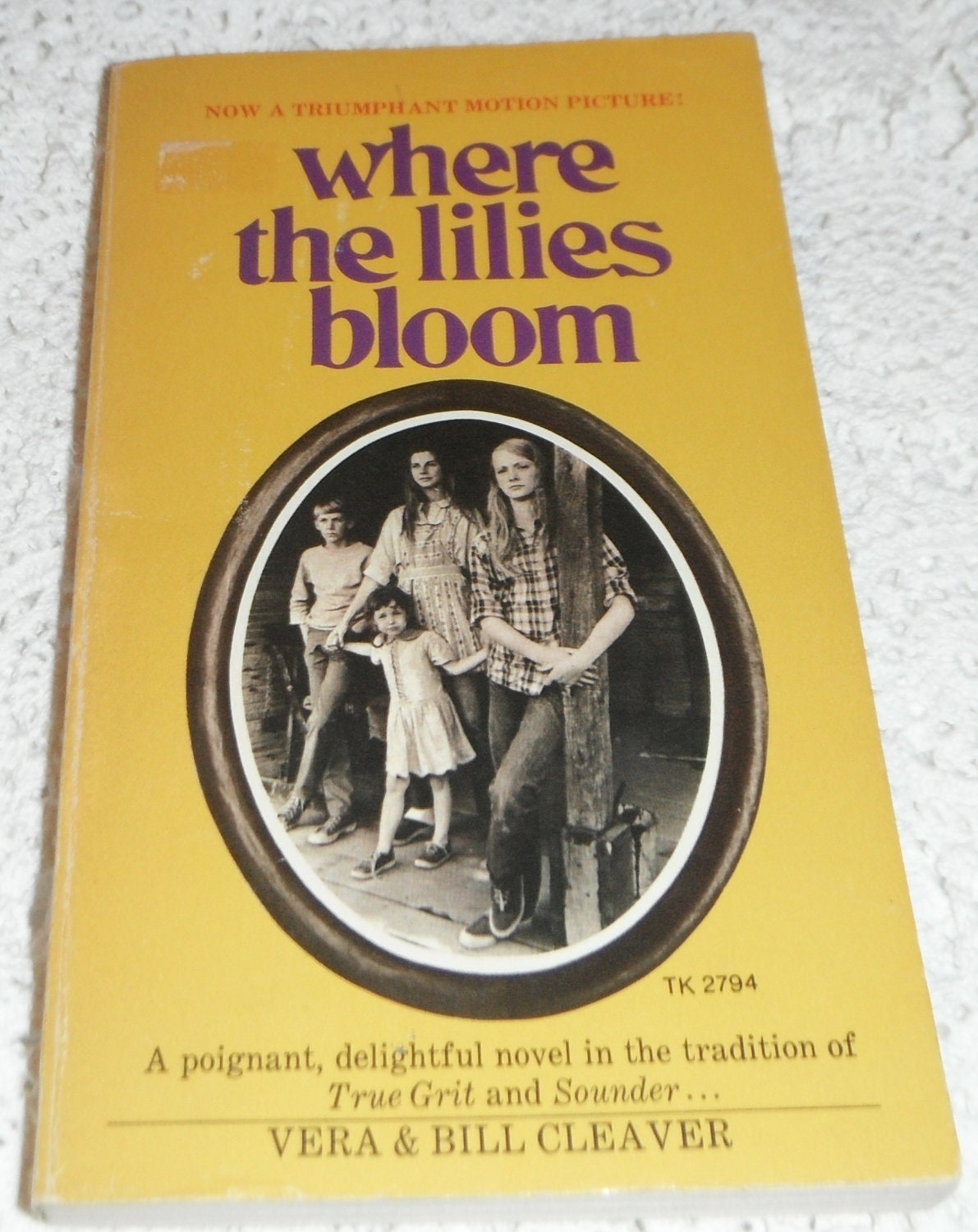 Where The Lilies Bloom by Vera & Bill Cleaver Paperback