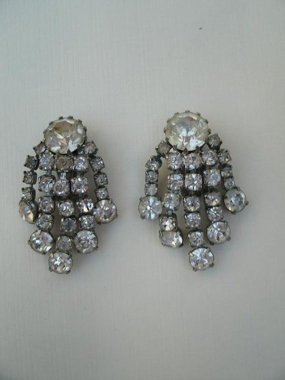 Vintage Weiss Clear Rhinestone Earrings RS Clip On Earrings